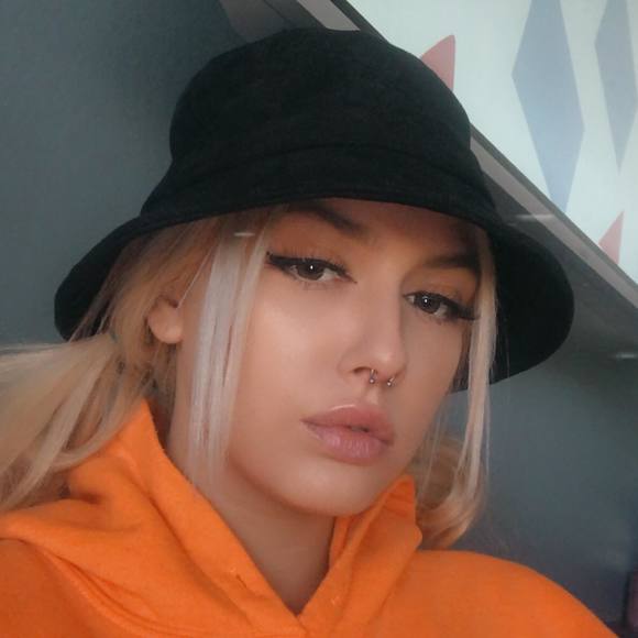 miianiicole1